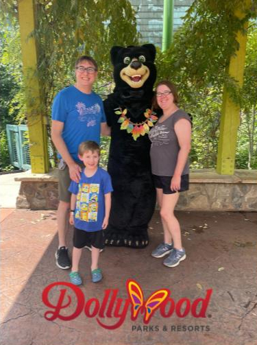 Family at Dollywood with bear meet and greet